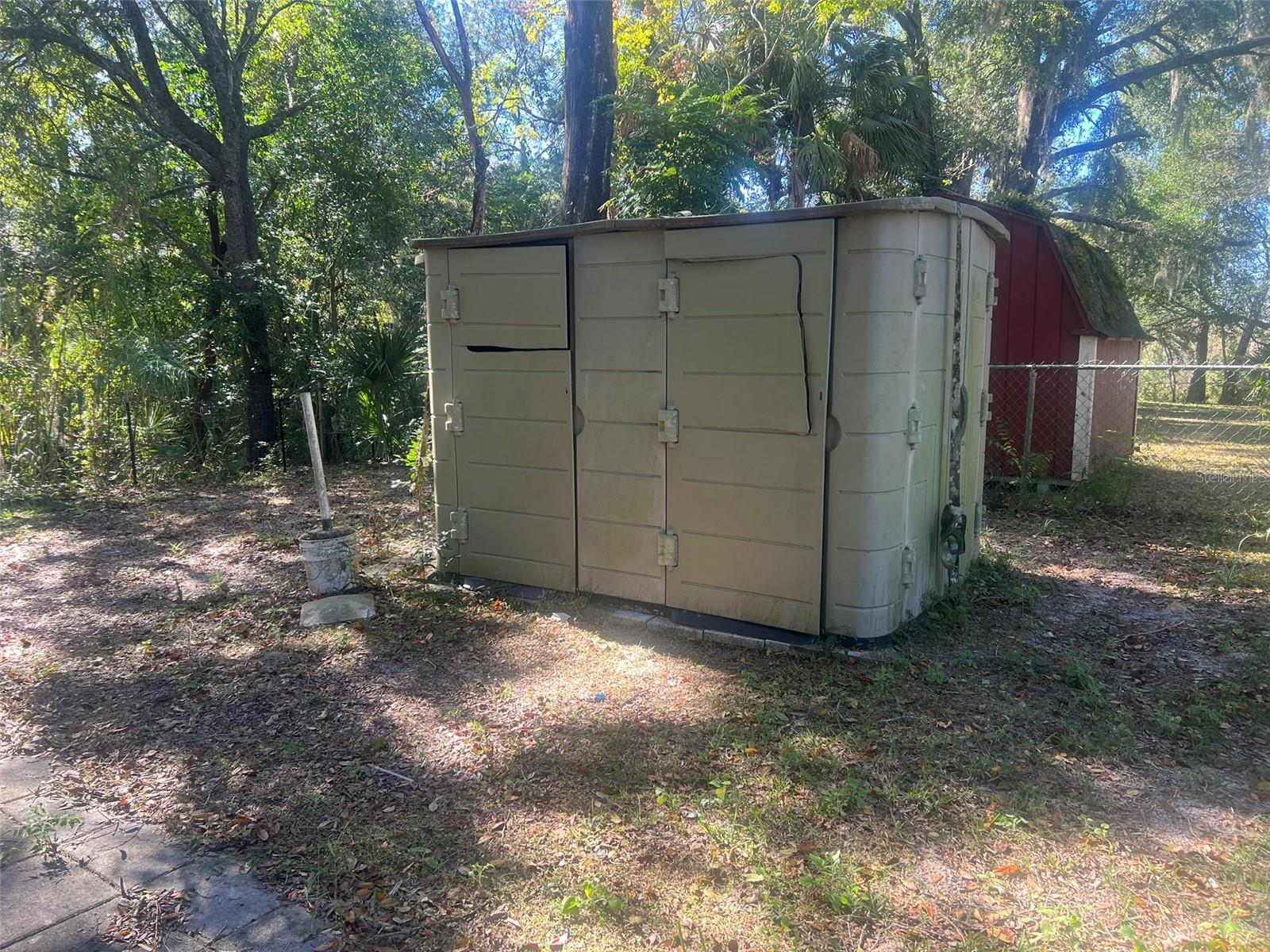 LAKE BRYANT SHORES - Residential