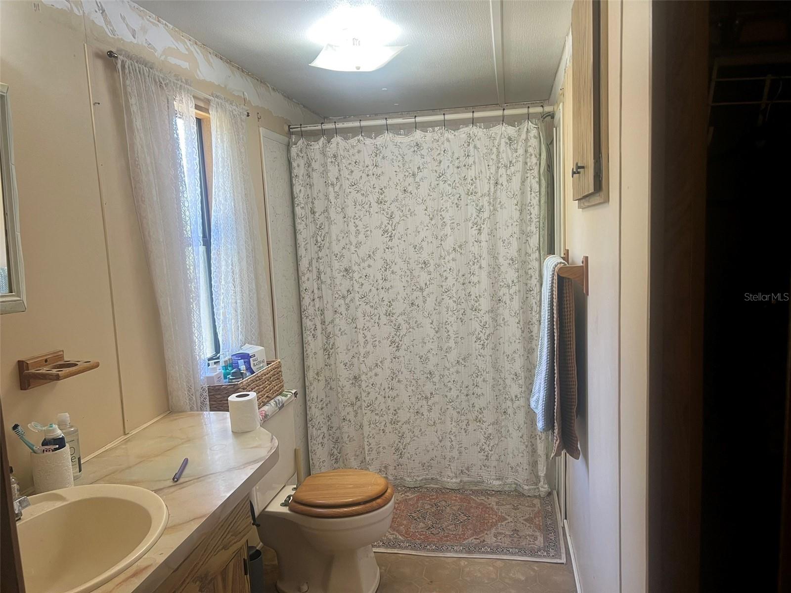 LAKE BRYANT SHORES - Residential