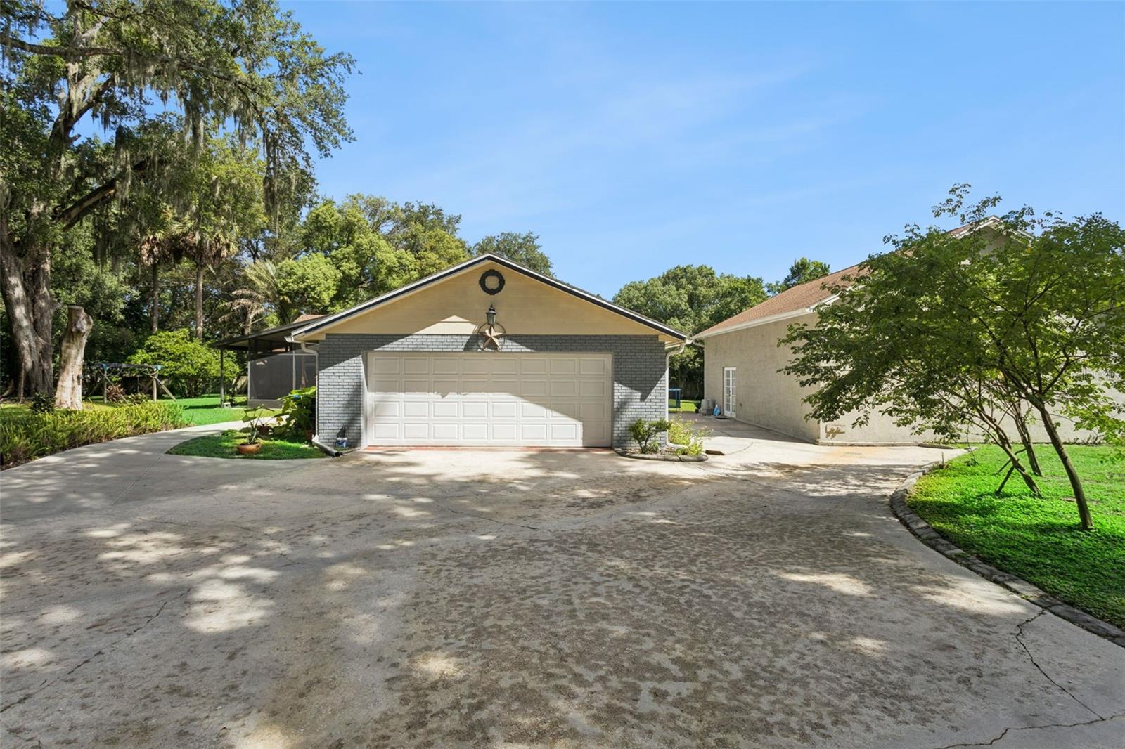 907 SONJA PL