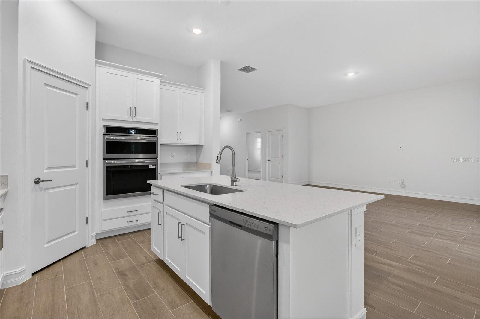 STONEGATE PRESERVE - Residential Lease