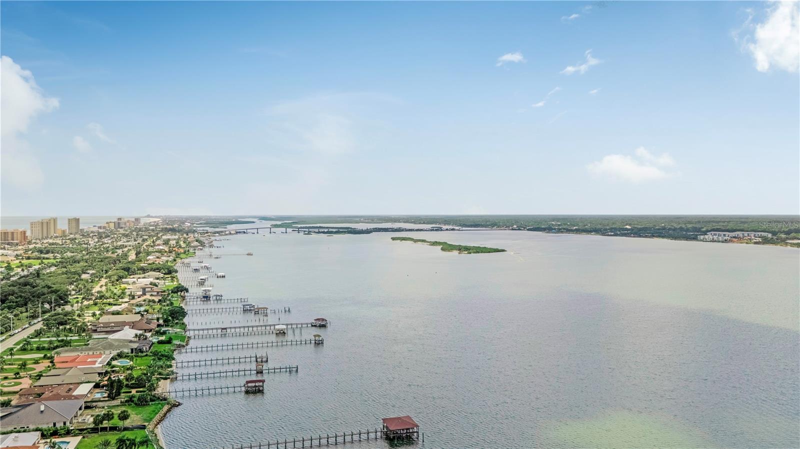 3 OCEANS WEST BOULEVARD 2B2