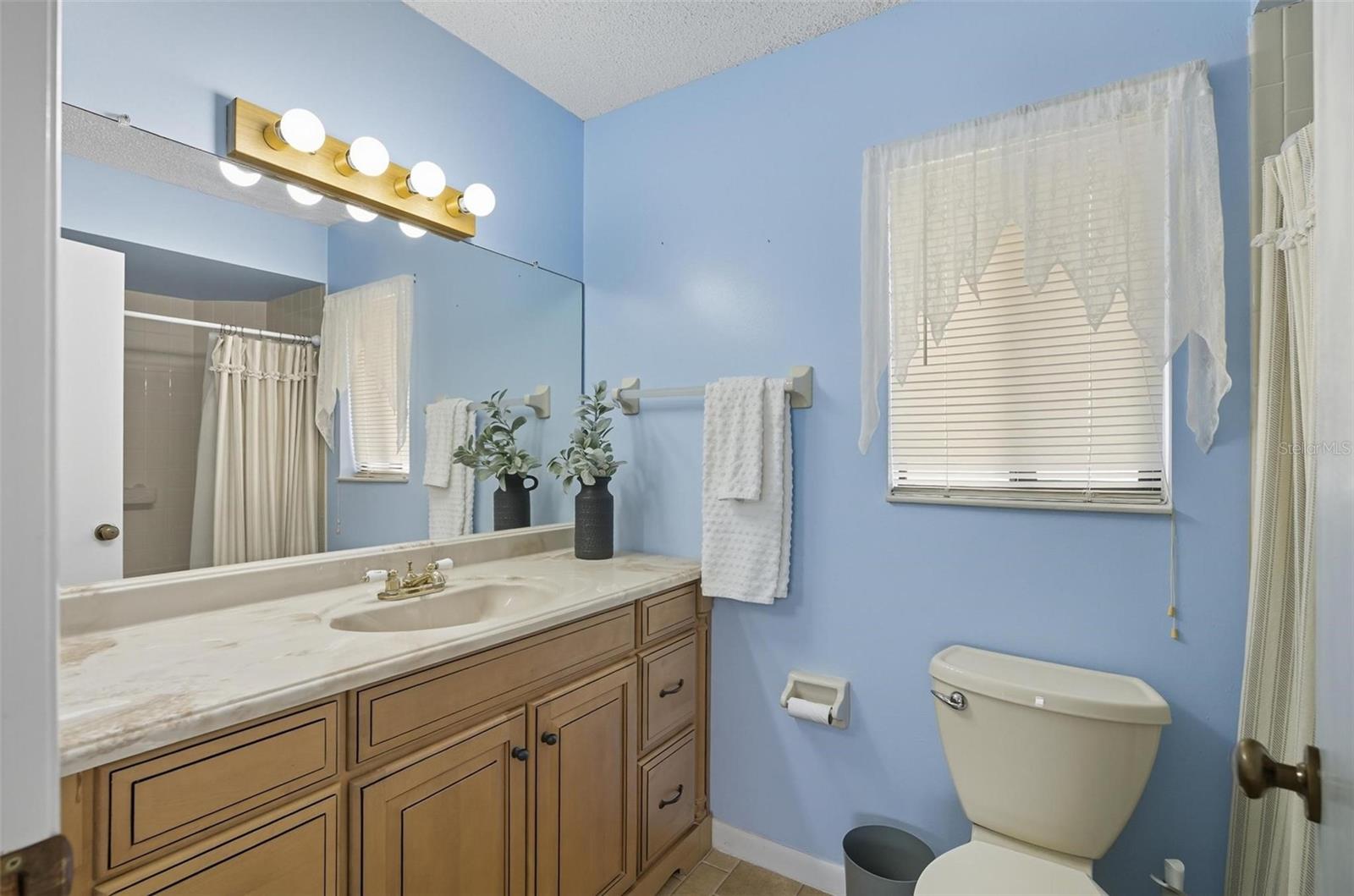 LAKE FOREST SUB - Residential