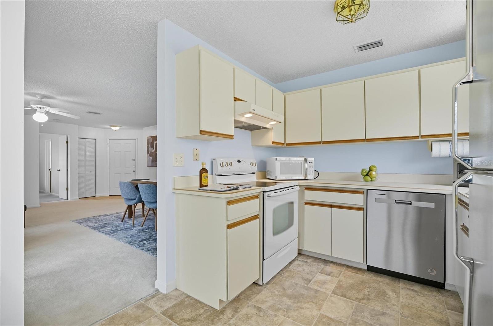 LAKE FOREST SUB - Residential