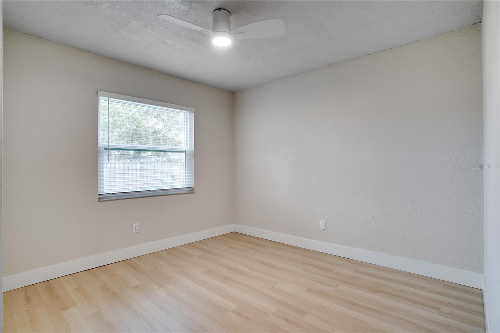 AUTUMN RUN - Residential