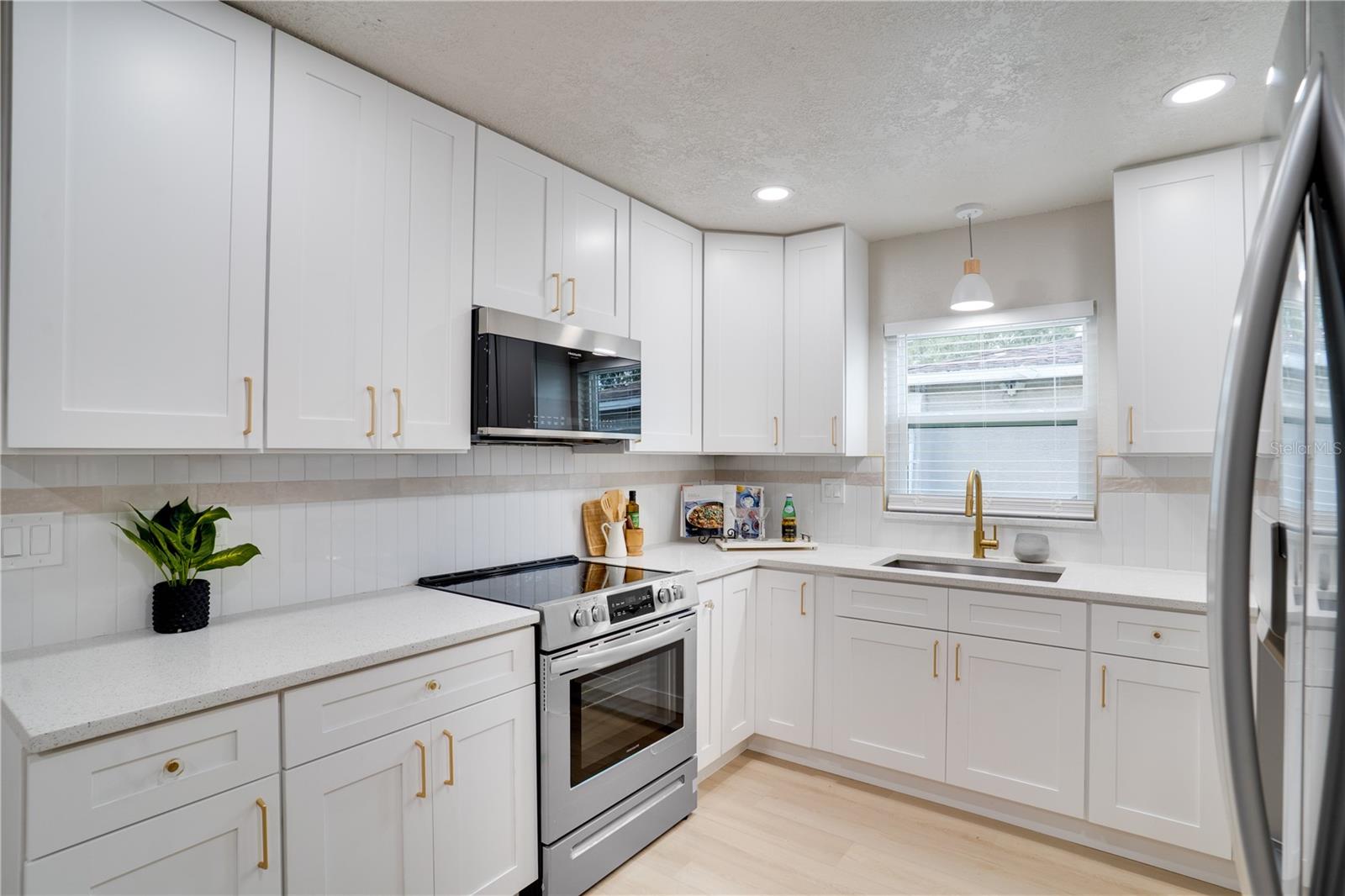 AUTUMN RUN - Residential