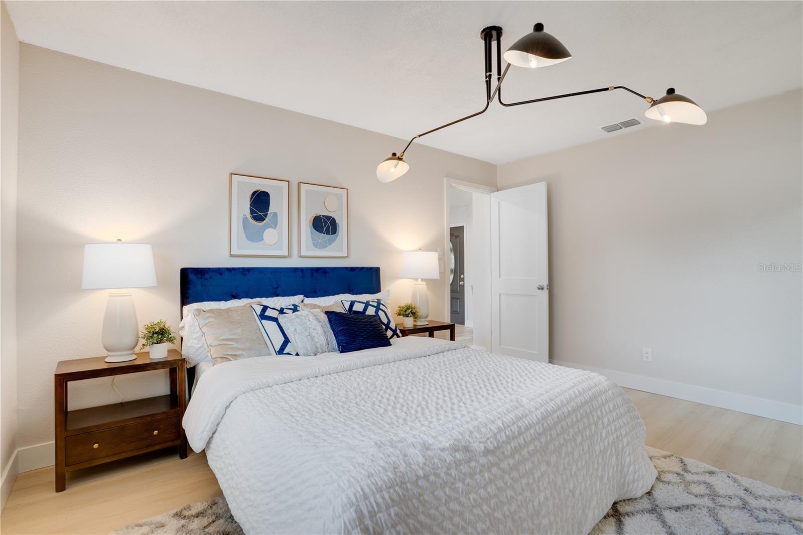 AUTUMN RUN - Residential