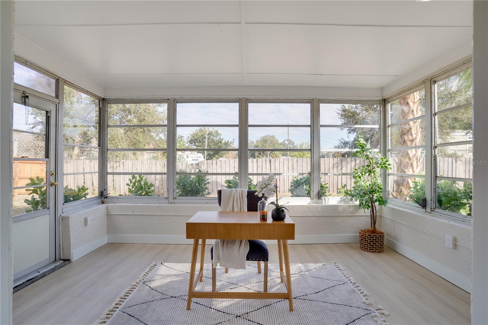 AUTUMN RUN - Residential