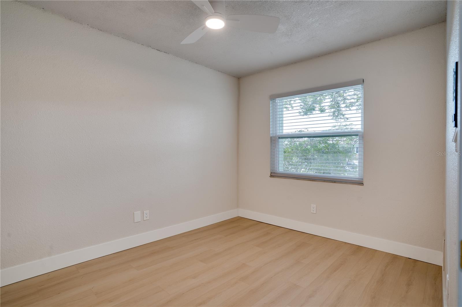 AUTUMN RUN - Residential