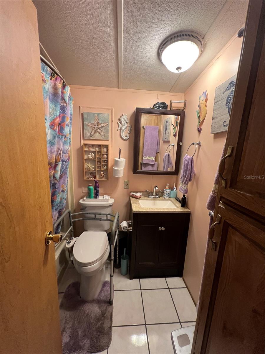 ANCIENT OAKS RV RESORT - Residential
