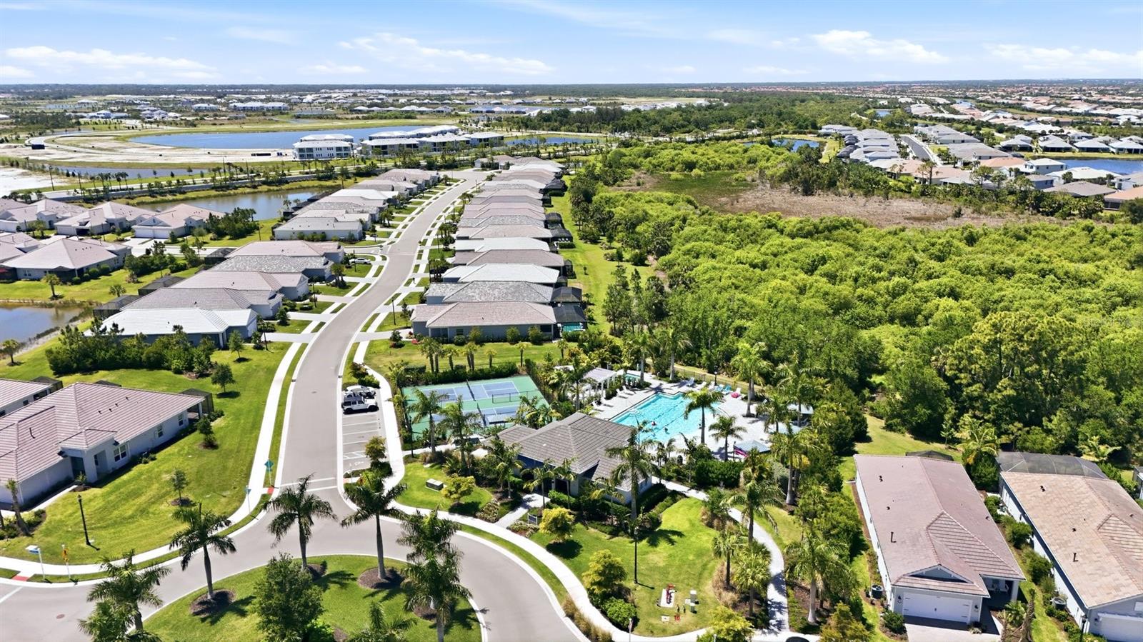 WYSTERIA-WELLEN PARK VILLAGE F-4 - Residential