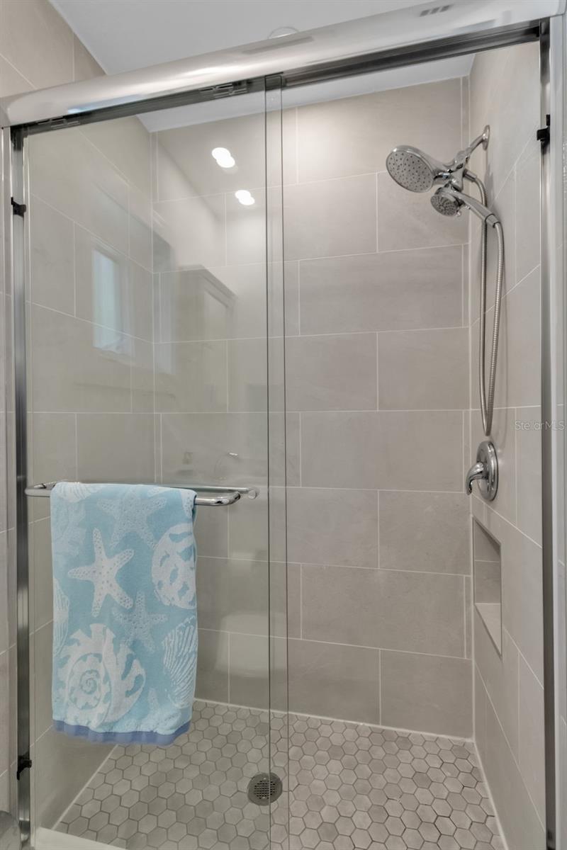 RINGLING BLVD SUB - Residential