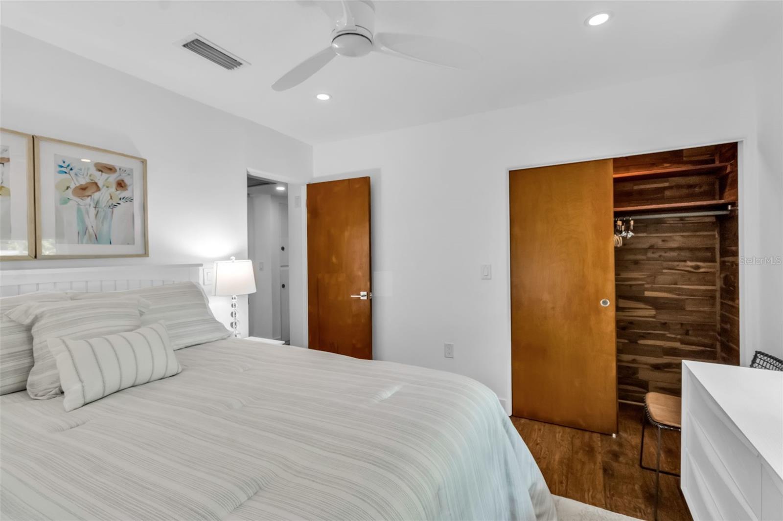 RINGLING BLVD SUB - Residential