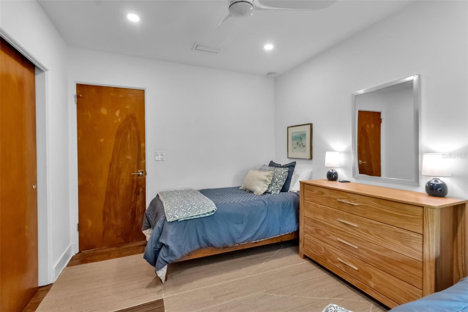 RINGLING BLVD SUB - Residential