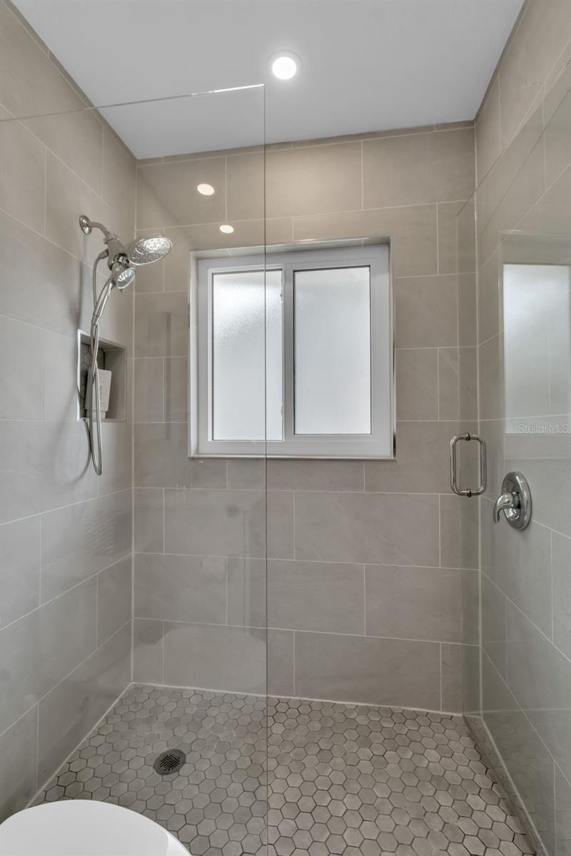 RINGLING BLVD SUB - Residential