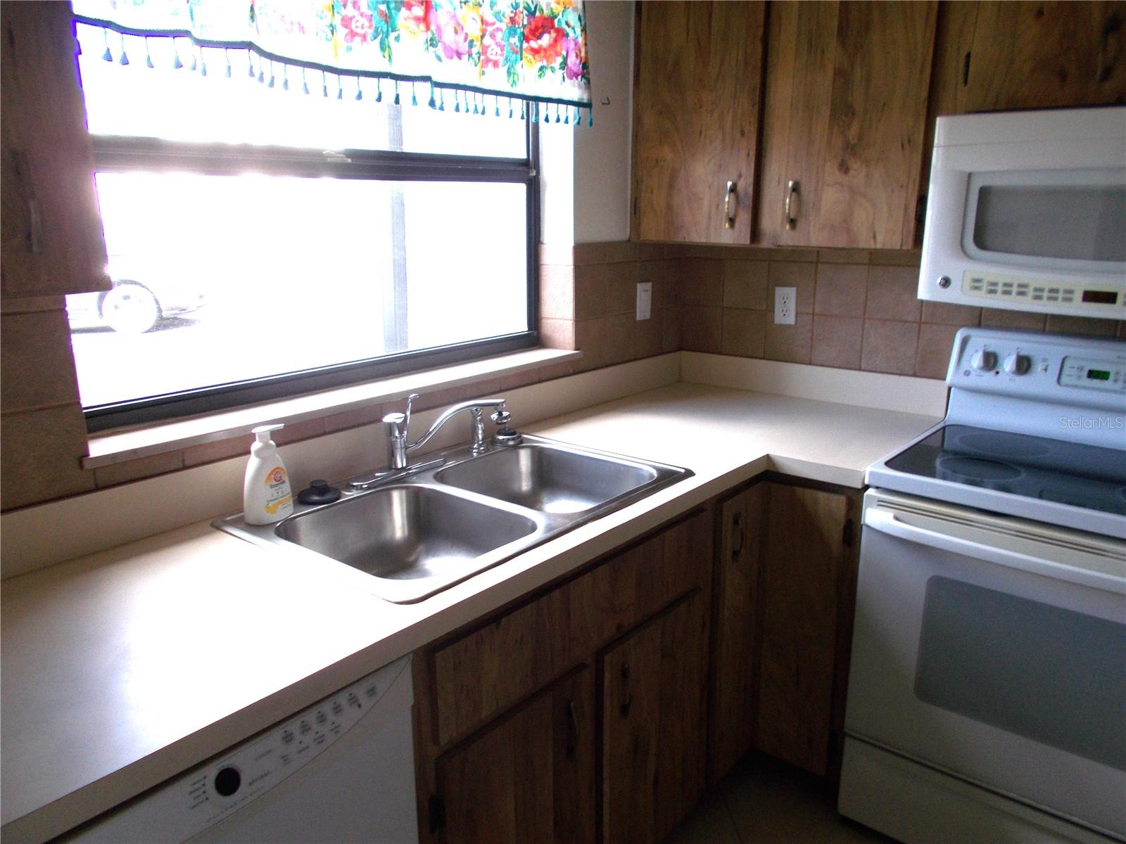 2000 FORREST NELSON BOULEVARD C6