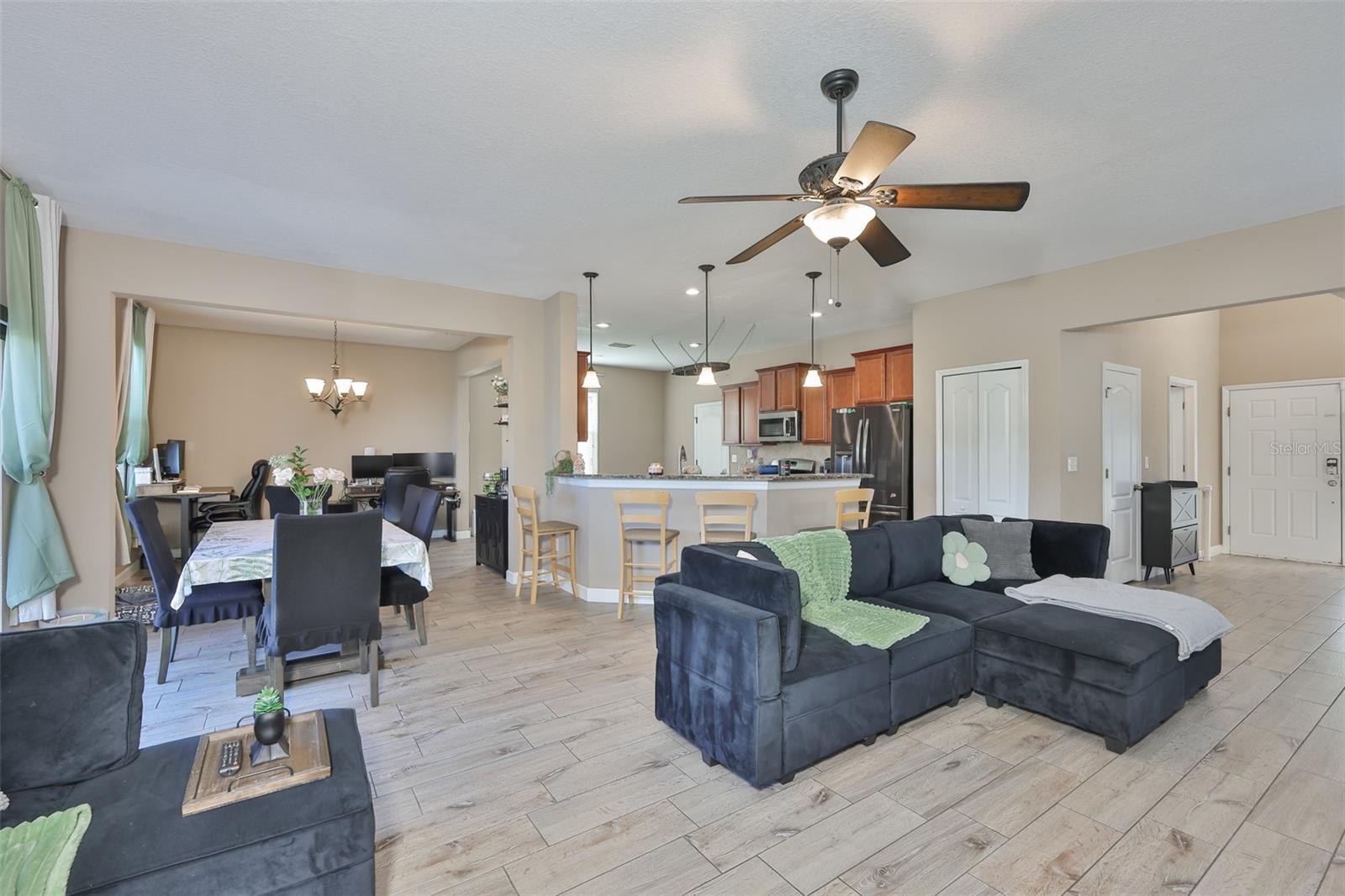 OAK VISTAS - Residential