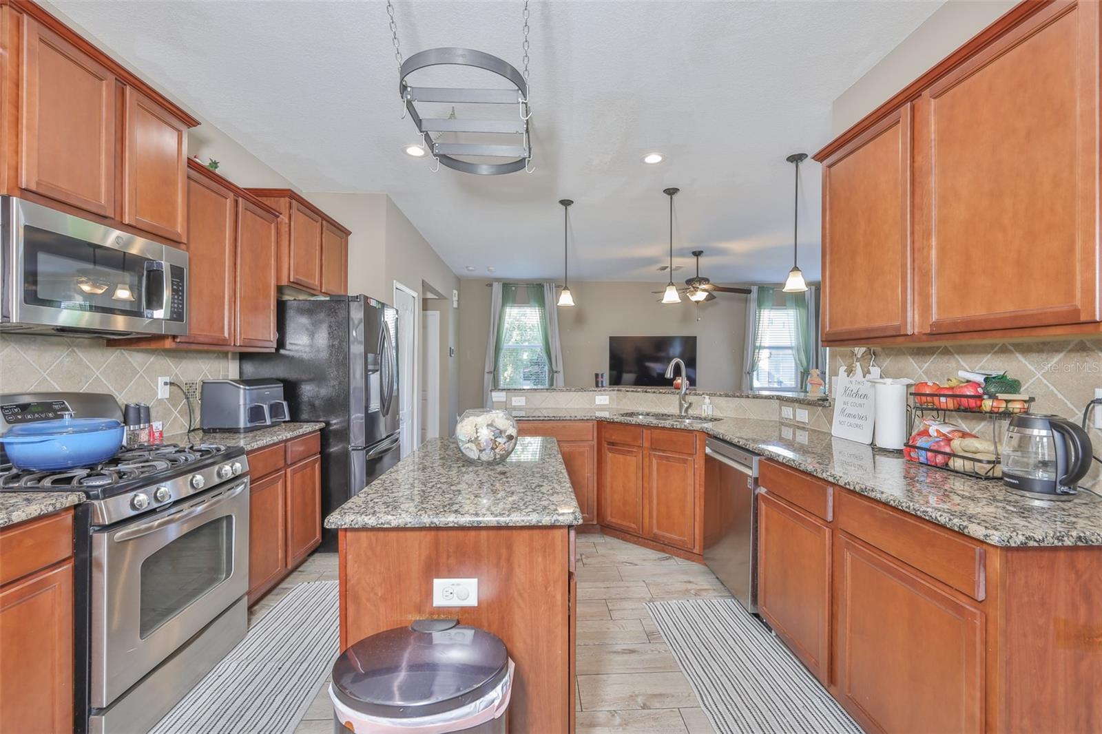 OAK VISTAS - Residential