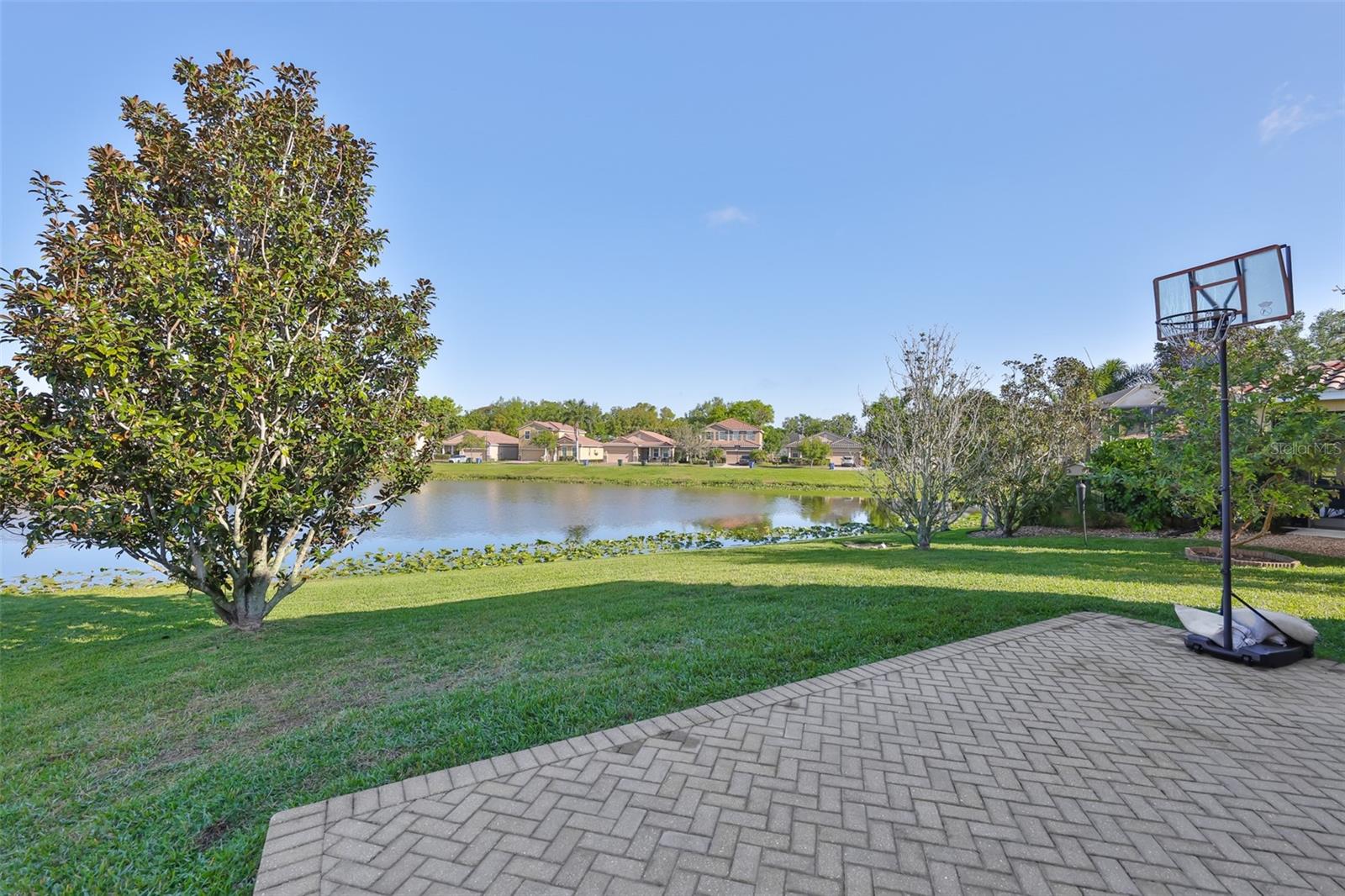 OAK VISTAS - Residential