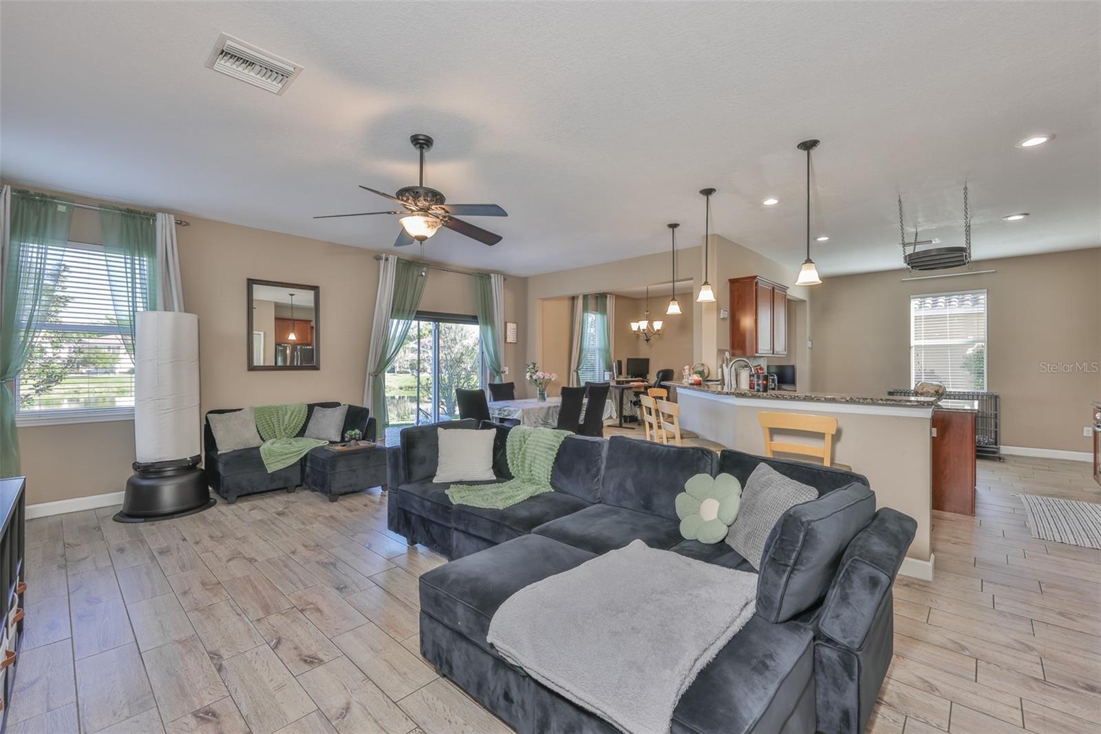 OAK VISTAS - Residential