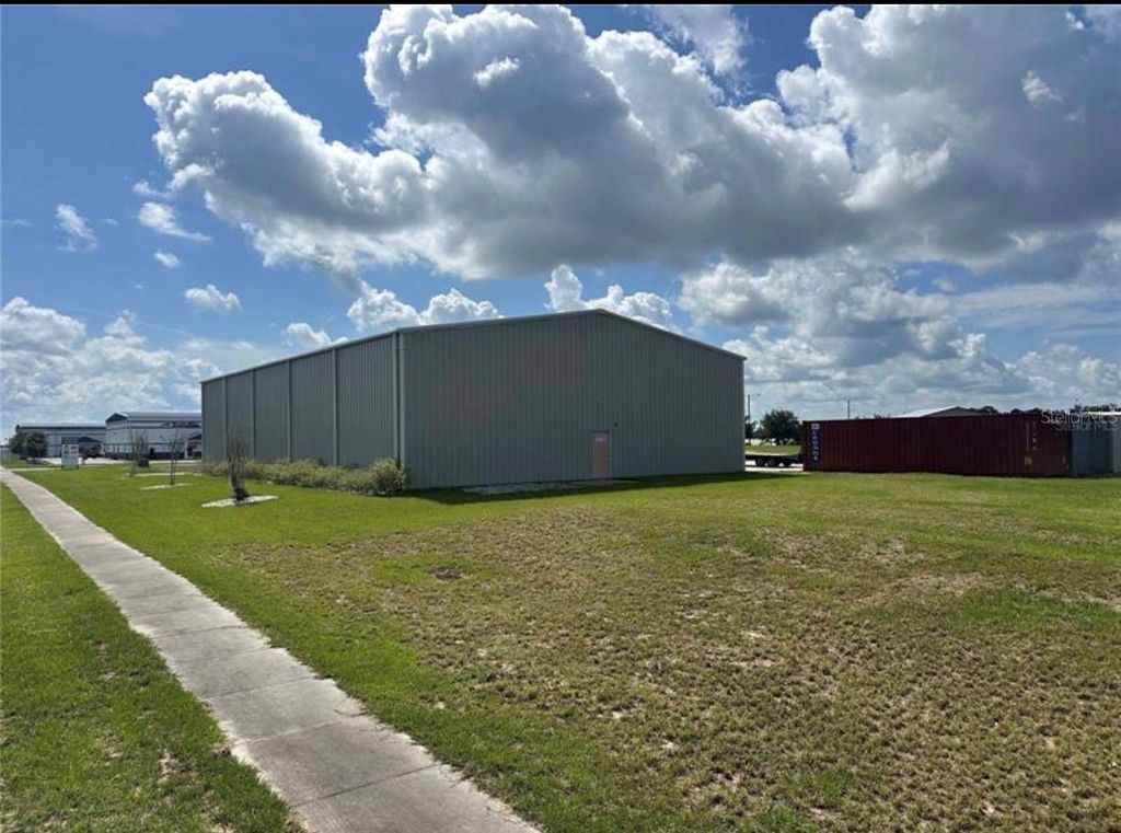 Photo of 1721 Leesburg Commons Court, Leesburg, FL 34748 (MLS # G5111193)