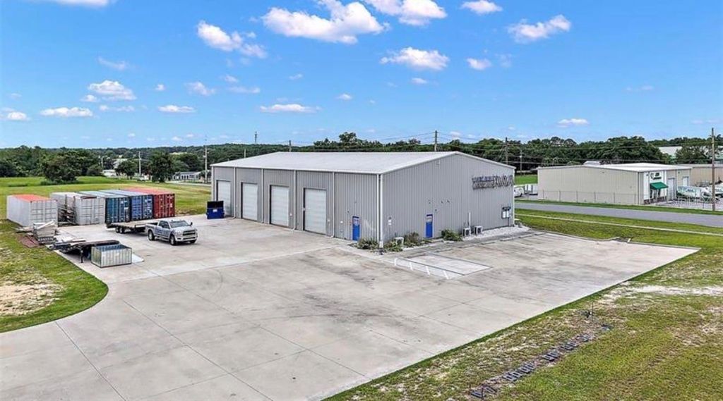 Photo of 1721 Leesburg Commons Court, Leesburg, FL 34748 (MLS # G5111193)