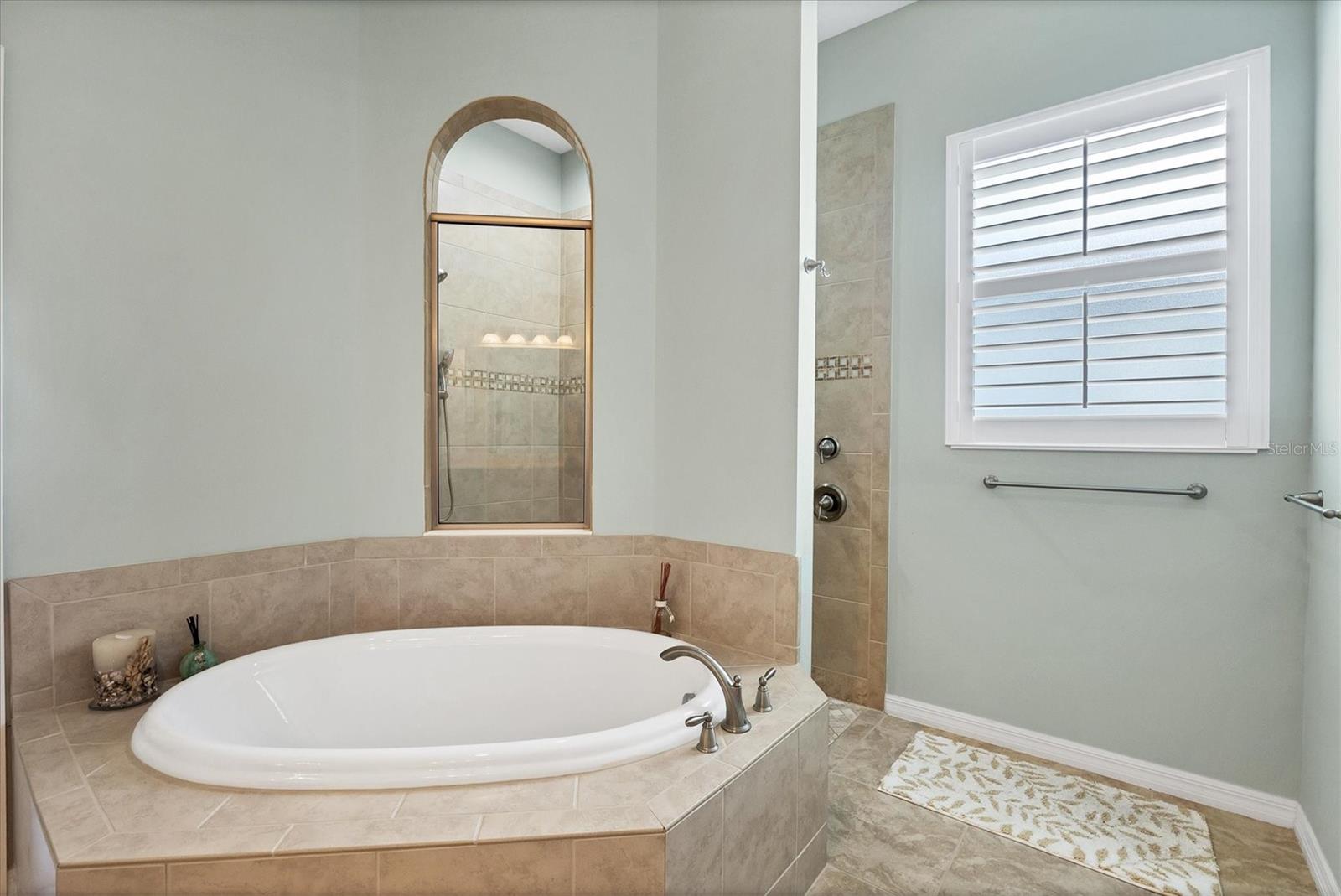 ENCLAVE AT COUNTRY MEADOWS - Residential