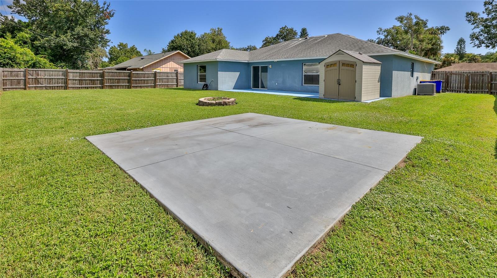 2520 PINE TREE DRIVE