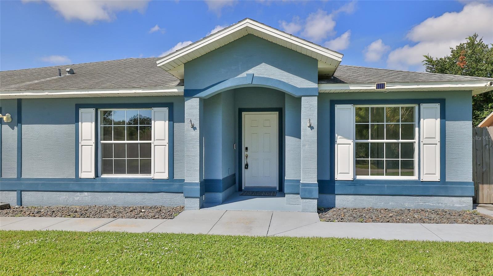 2520 PINE TREE DRIVE