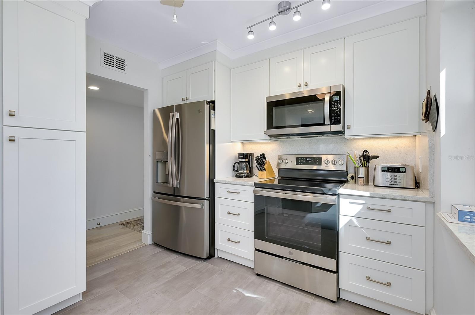 FARMINGTON VISTAS - Residential