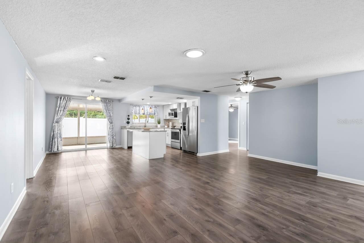 APOLLO BEACH UNIT FOUR - Residential