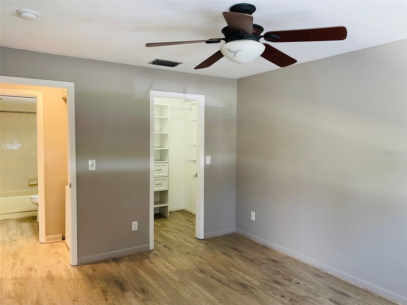 LONGWATER CHASE - Residential