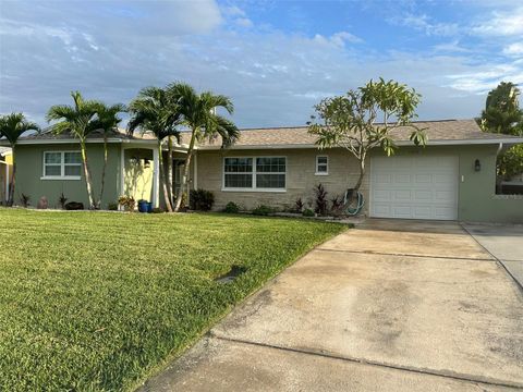 Photo of 11054 91st Terrace, Seminole, FL 33772 (MLS # TB8431587)