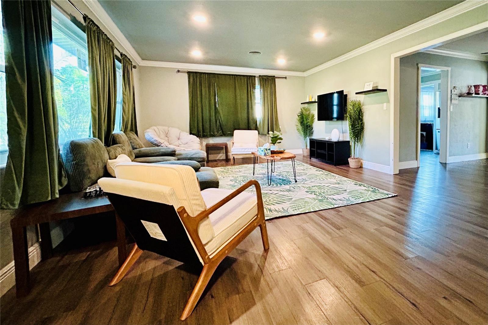 302 FOREST AVENUE