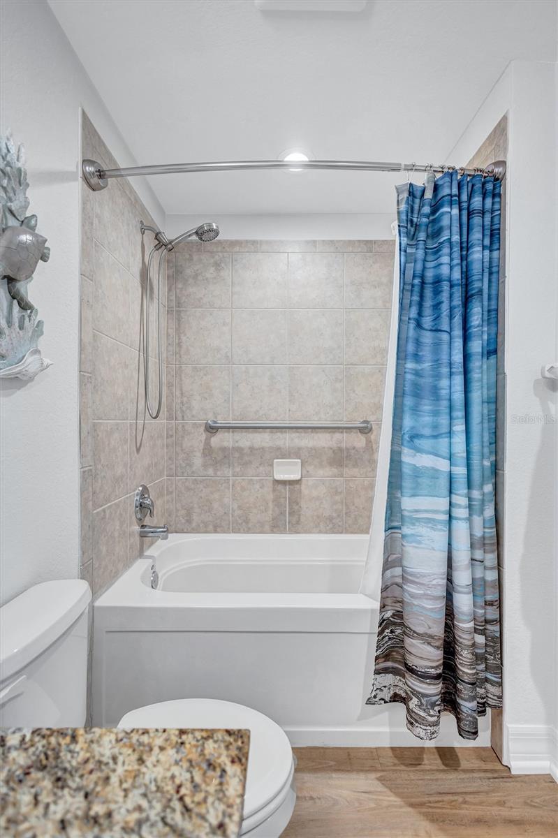 BLACKBURN HARBOR RESIDENCES - Residential