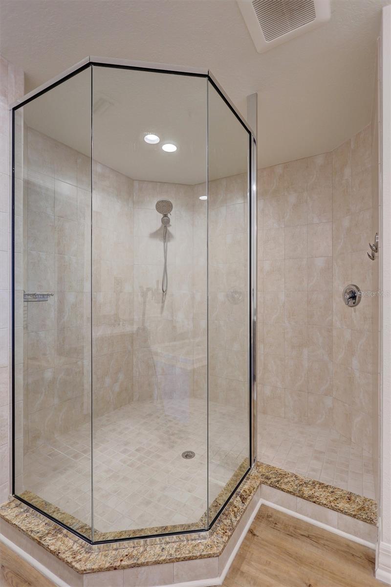 BLACKBURN HARBOR RESIDENCES - Residential