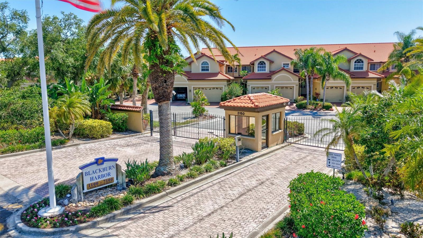 BLACKBURN HARBOR RESIDENCES - Residential