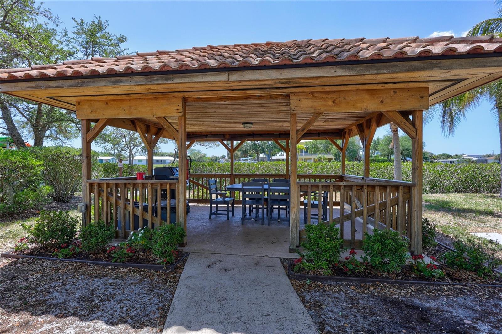 BLACKBURN HARBOR RESIDENCES - Residential