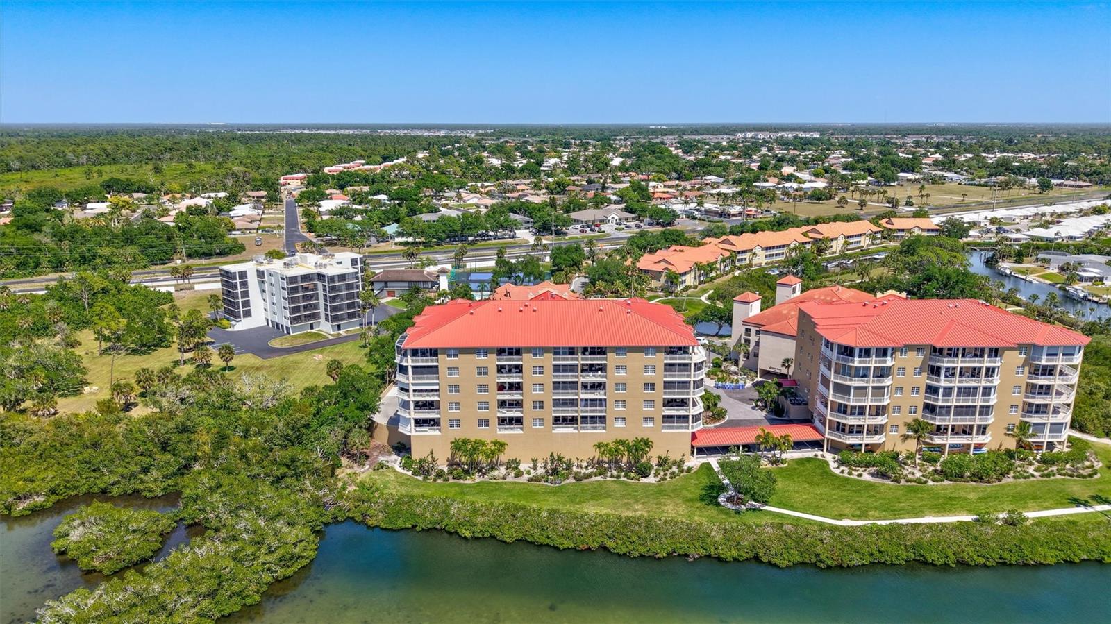 BLACKBURN HARBOR RESIDENCES - Residential