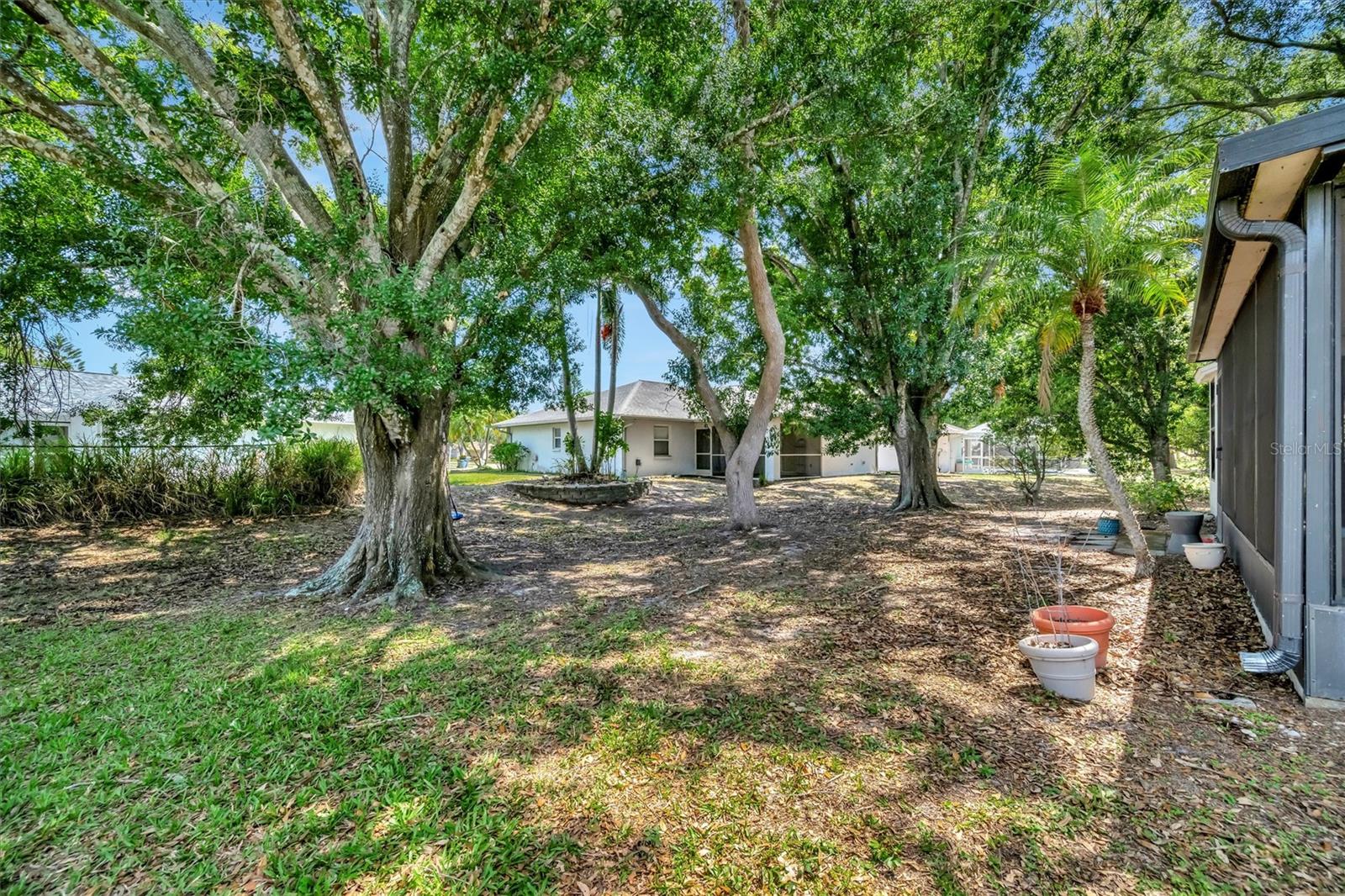 DEER HOLLOW - Residential