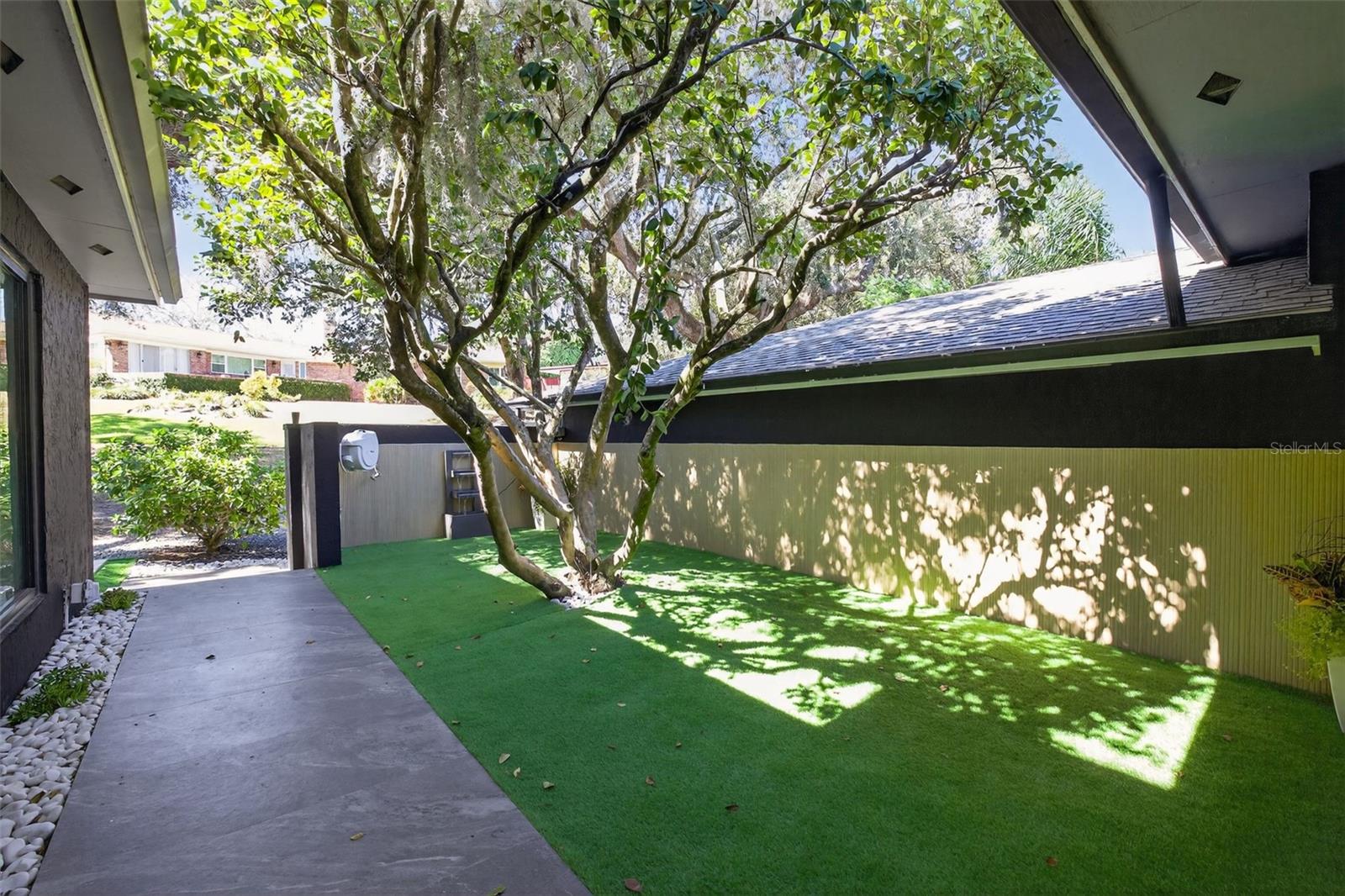 511 S RIVERHILLS DRIVE