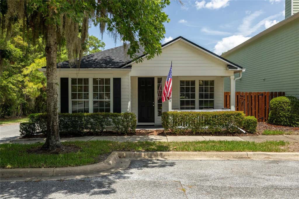 Photo of 11684 NW 18th Place, Gainesville, FL 32606 (MLS # GC542115)