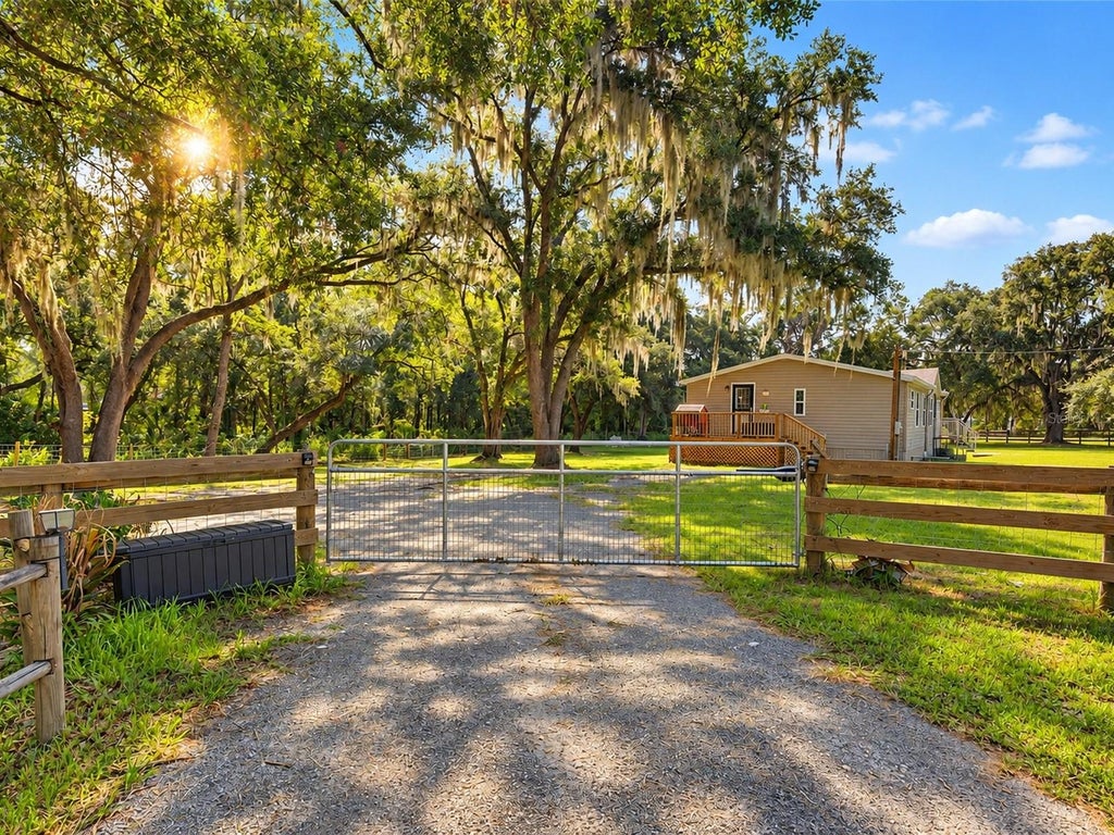 Photo of 3935 Ewell Road, Lakeland, FL 33811 (MLS # TB8533183)