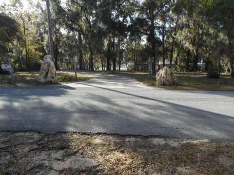 A home in DUNNELLON