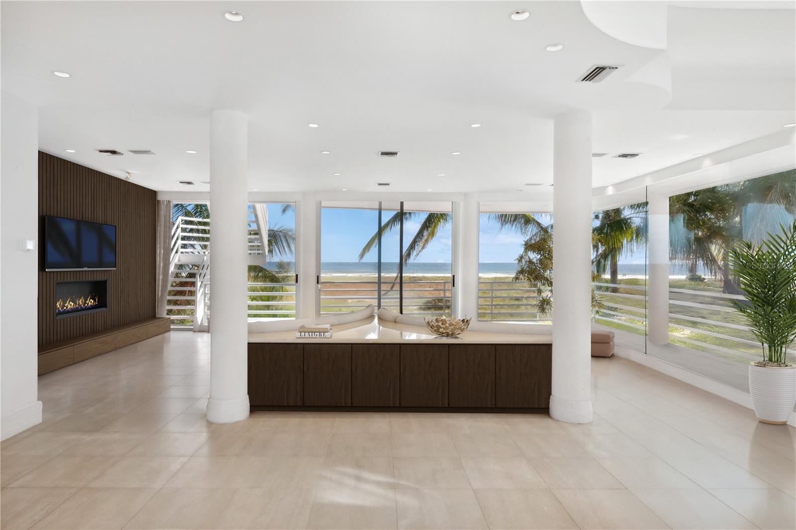 648 BEACH ROAD