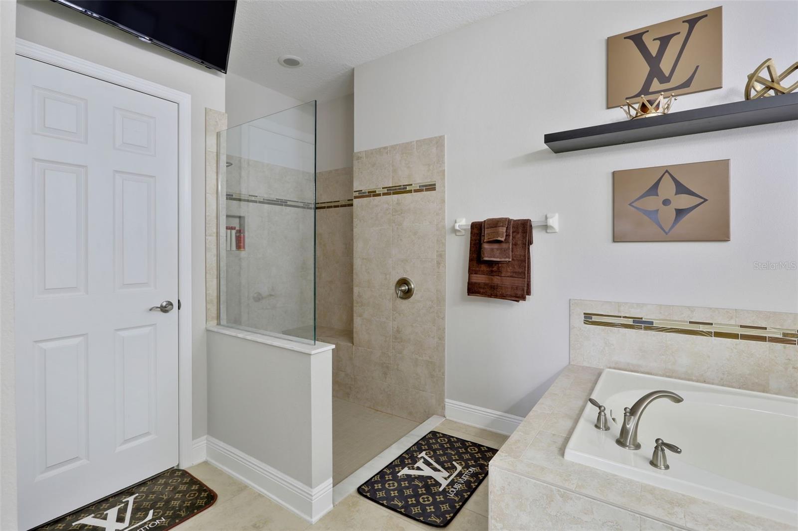 K-BAR RANCH - Residential