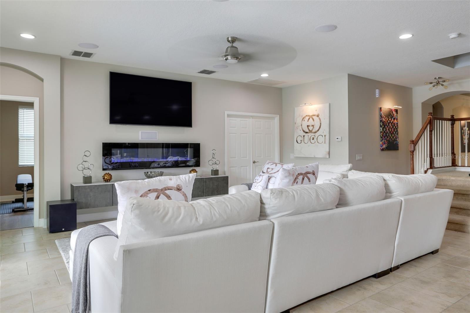 K-BAR RANCH - Residential