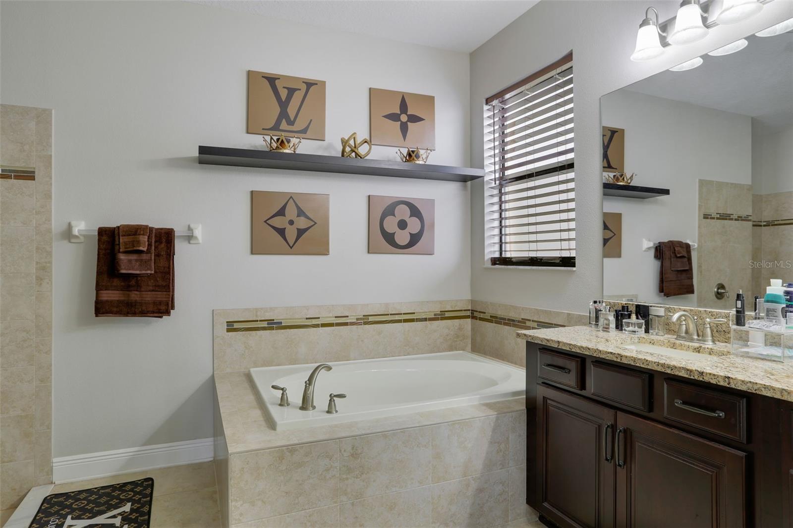 K-BAR RANCH - Residential