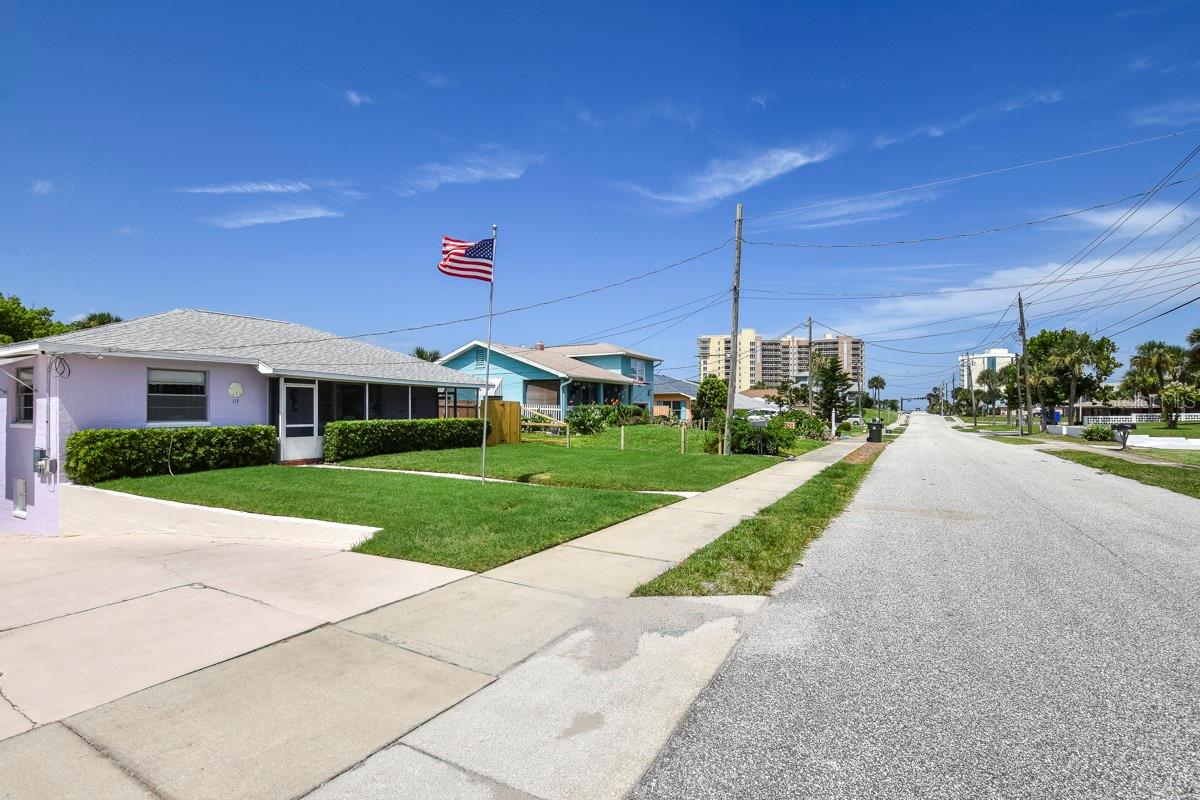 Pato Manor - Residential