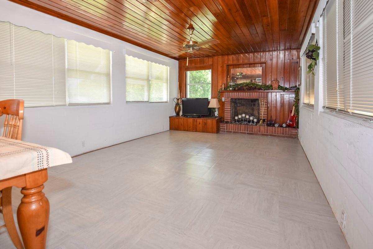 Pato Manor - Residential