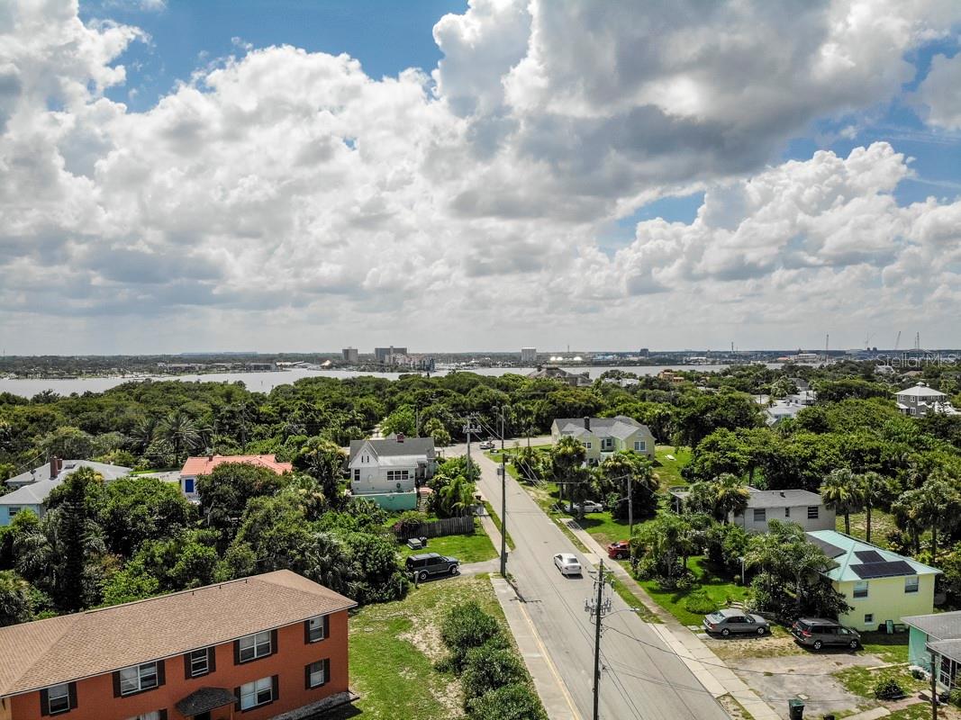 Pato Manor - Residential